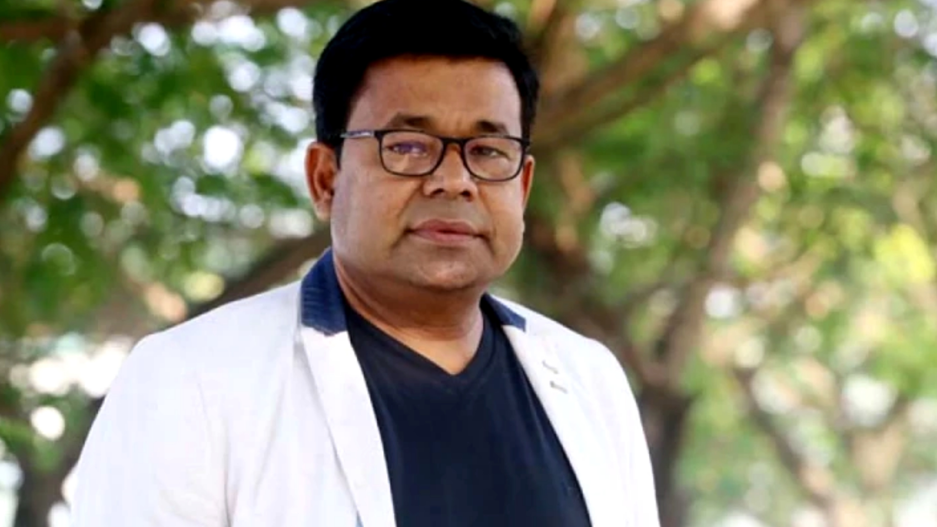 আবার সিনেমায় গান গাইছেন মুনির খান